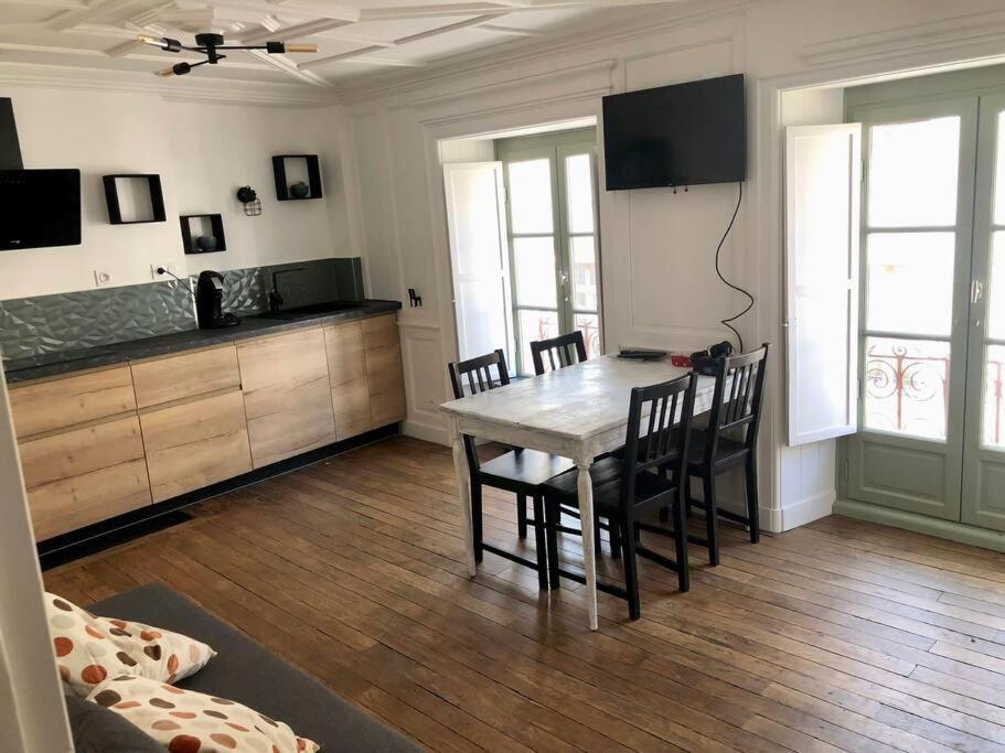 Le Garengeot - Wifi - Centre Ville - Property Rental Nm Vitré Esterno foto